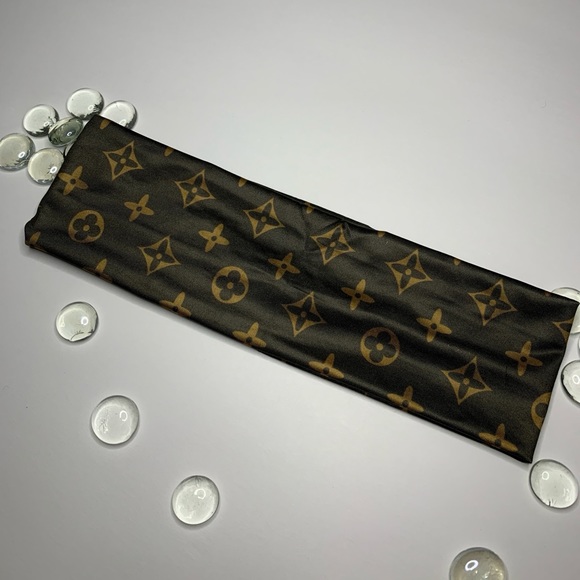 Cute and Stylish Headband - Picture 1 of 2